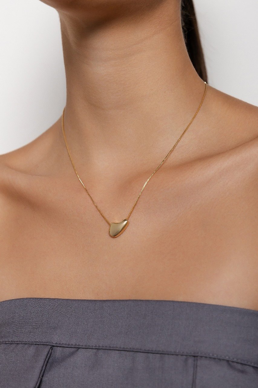 Colar Minimalista Com Pingente Orgânico Em Folheado A Ouro 18k