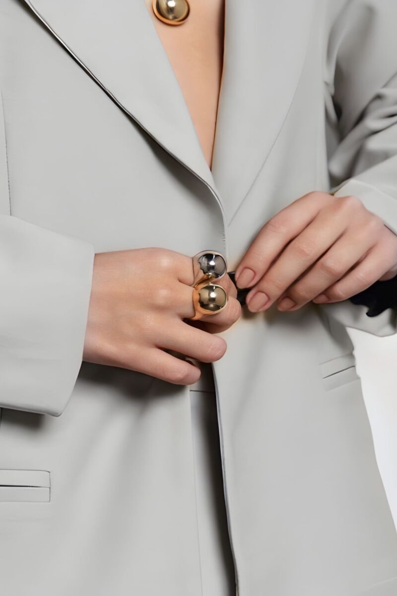 Anel Esculpido Folheado A Ouro 18k Com Design Orgânico