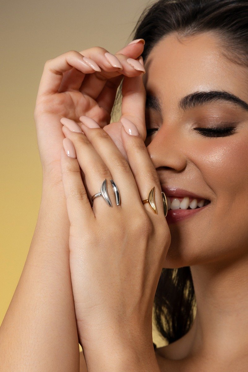 Anel Aberto Folheado A Ouro 18k Com Design Orgânico