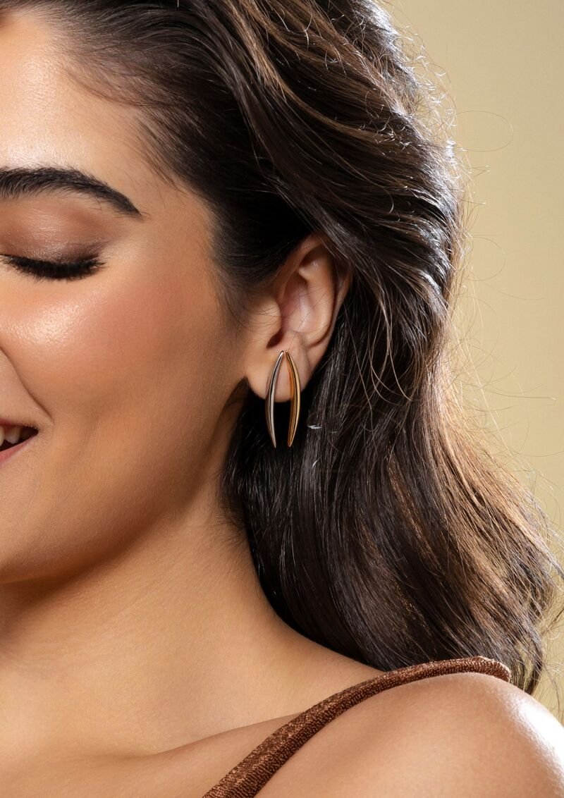 Brinco Ear Cuff Alongado Folheado A Ouro 18k – Moderno E Versátil