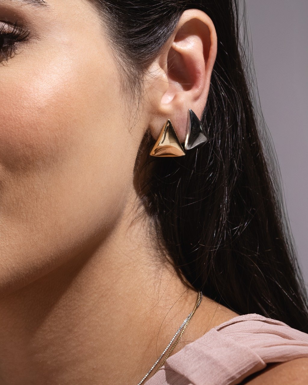 Brinco Pirâmide Polida – Folheado A Ouro 18k