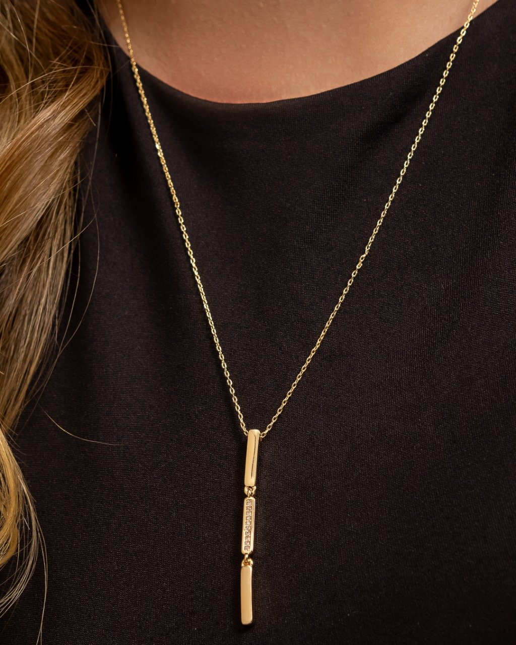 Colar Barras Articuladas Com Zircônias Folheado A Ouro 18k