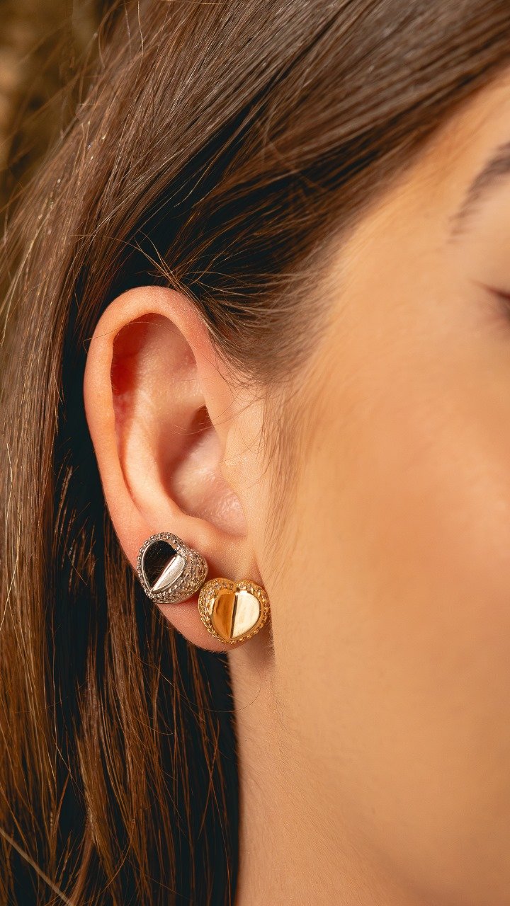 Brinco Coração Robusto Cravejado Em Zircônias Folheado A Ouro 18k